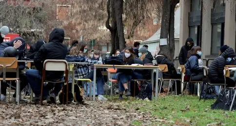 Covid, ok del Cts al ritorno a scuola per le superiori