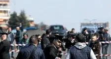Dirotta un bus con a bordo 51 bambini e prova a dargli fuoco: terrorismo o follia?