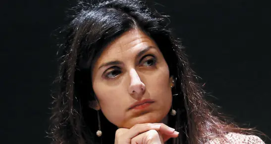 Anonymous viola le mail di 30.000 avvocati romani, inclusa Virginia Raggi