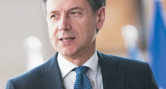 La mossa di Conte e Tria: rinviare la procedura d'infrazione