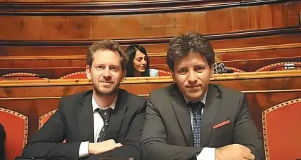 «Niente pistole facili»: la strategia dei 5Stelle per “arginare” Salvini