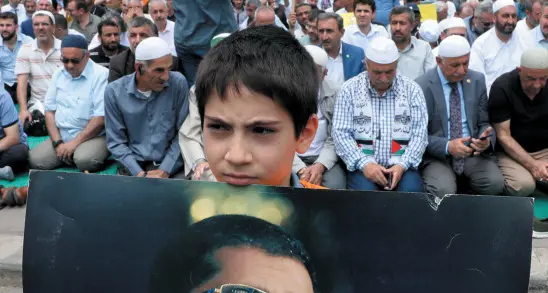 Morsi fa paura anche da morto. Negati i funerali al Cairo