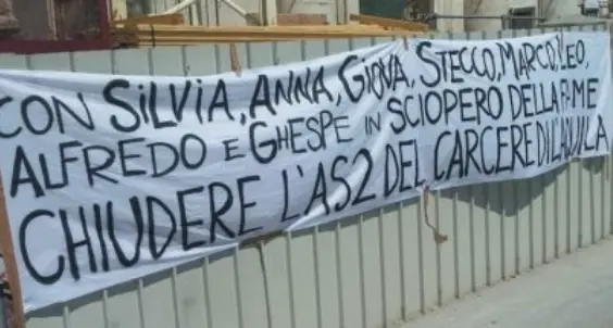 L’Aquila, le anarchiche digiunano da 28 giorni