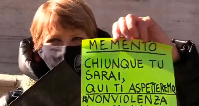 “Memento”, un’ora di camminata di Rita Bernardini sotto il ministero della Giustizia