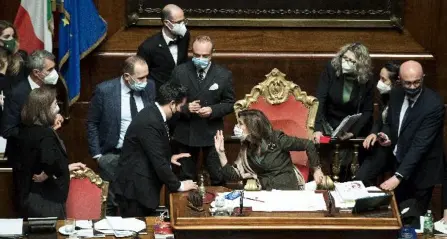 Conte si salva. Per ora... Il pallottoliere si ferma a quota 156