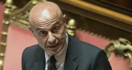 Minniti: «Migranti? Prima di chiamare l’Europa, l’Italia dimostri di fare la sua parte…»