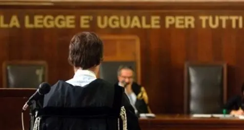 Stop udienze fino all'11 maggio. Il governo decide