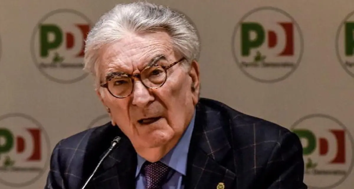 Pasquino: «Alle primarie voterò Schlein, ha la grinta giusta per cambiare il Pd»