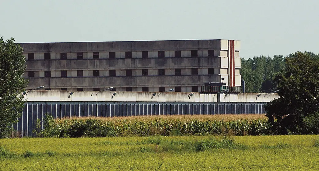 Carcere Opera, ha un tumore, perde sangue e teme minacce dagli ’ndranghetisti