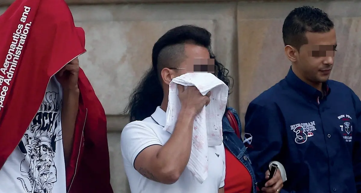 Barcellona, lei era incosciente. Condanna più mite per i suoi stupratori