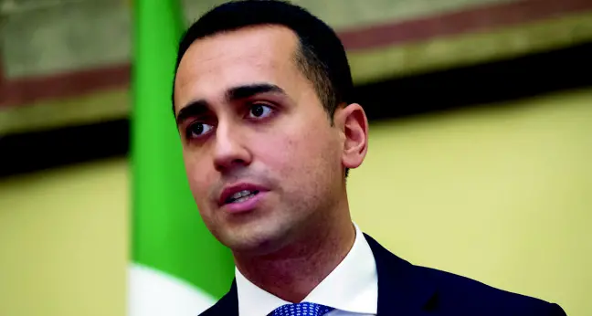 Cari amici Cinque Stelle, siate prudenti: si fa presto a diventare Pol Pot...