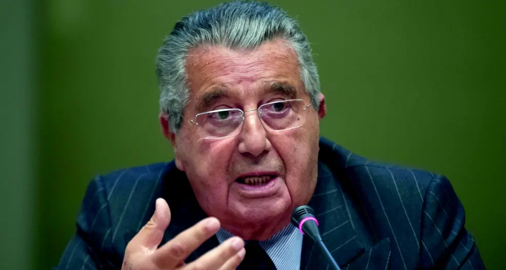De Benedetti-Renzi, Pignatone indaga sulla fuga di notizie