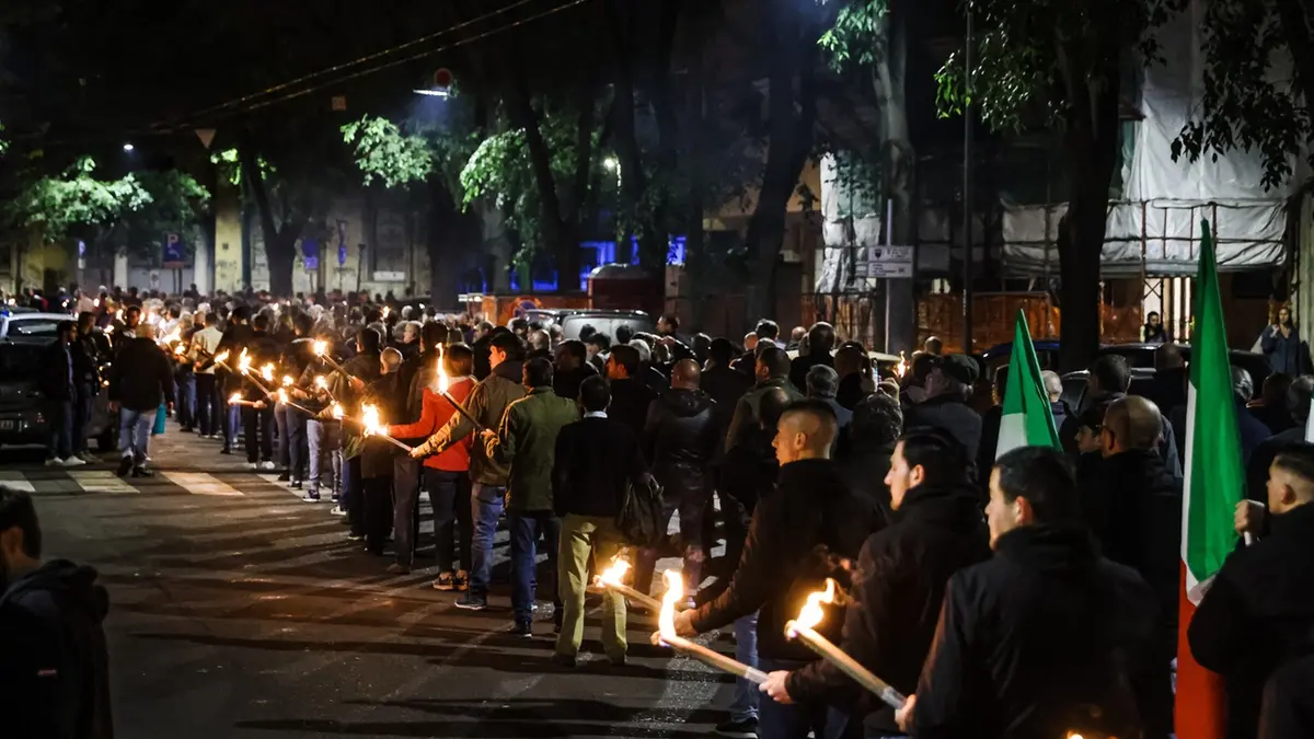 Fascismo, le Sezioni Unite della Cassazione: «Sul Saluto Romano valutare il contesto e se è concreto il pericolo»