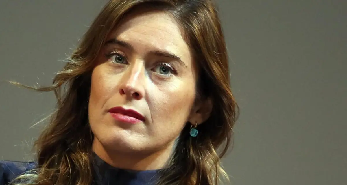 Assolto “papà Boschi”. Meb piange e Renzi attacca gli “odiatori”: «I veri mostri siete voi»