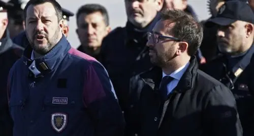 L’eterna lotta tra dannunzianesimo e serietà...