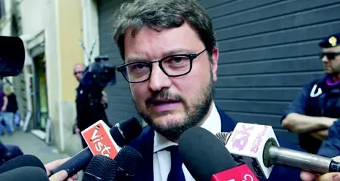 Migliore: «Chi spia gli avvocati abbatte la Costituzione»