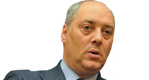 «Ma quale esercito? Togliete a De Luca la gestione della sanità»
