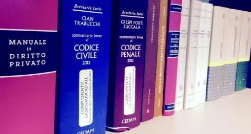Studenti in fuga da giurisprudenza: - 53mila in 7 anni