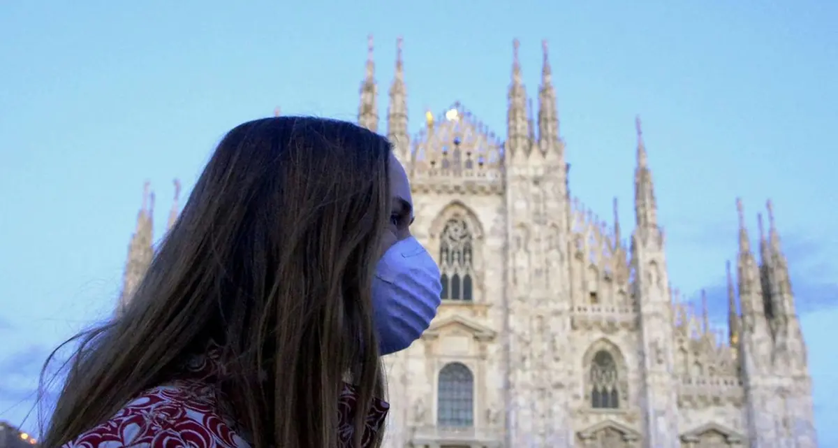 Lombardia, mascherine obbligatorie per uscire di casa