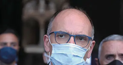 Politica spaccata sui profughi. Tra i corridoi umanitari e l’aiutiamoli a casa loro