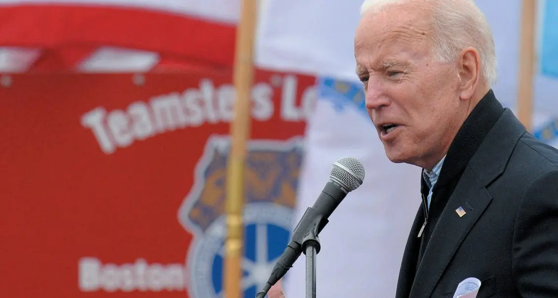 La versione di Biden: «non ci meritiamo otto anni di Trump»