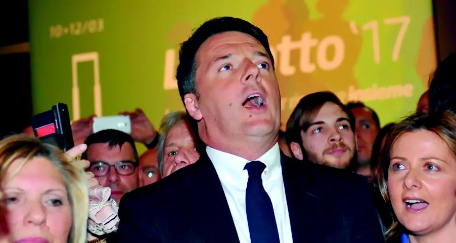 Renzi garantista, al Lingotto il figlio dell’indagato suicida
