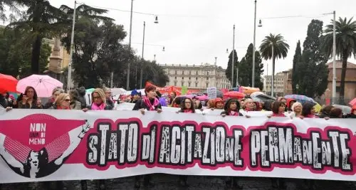 Contro la violenza sulle donne è \"agitazione permanente\"!