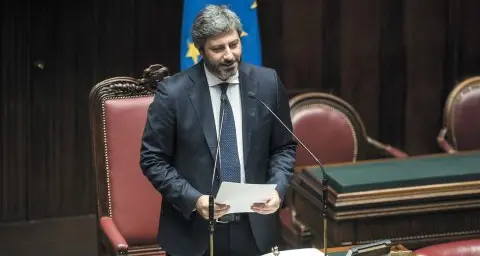 Fico contro il governo, contatti Salvini - Cav