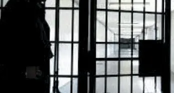 Ergastolo, non può camminare, protesta e finisce in una cella “liscia”