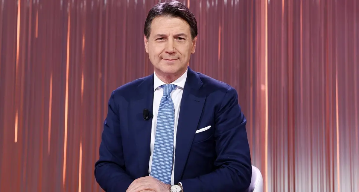 Giuseppe Conte, l’eterno indeciso Per ora sta a sinistra, poi chissà