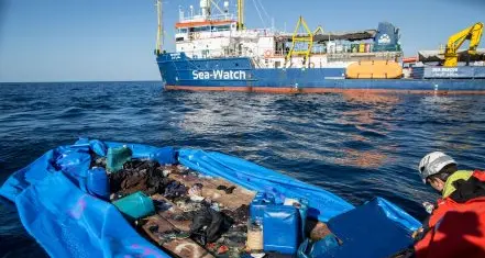 Pugni di ferro, ceneri di governo