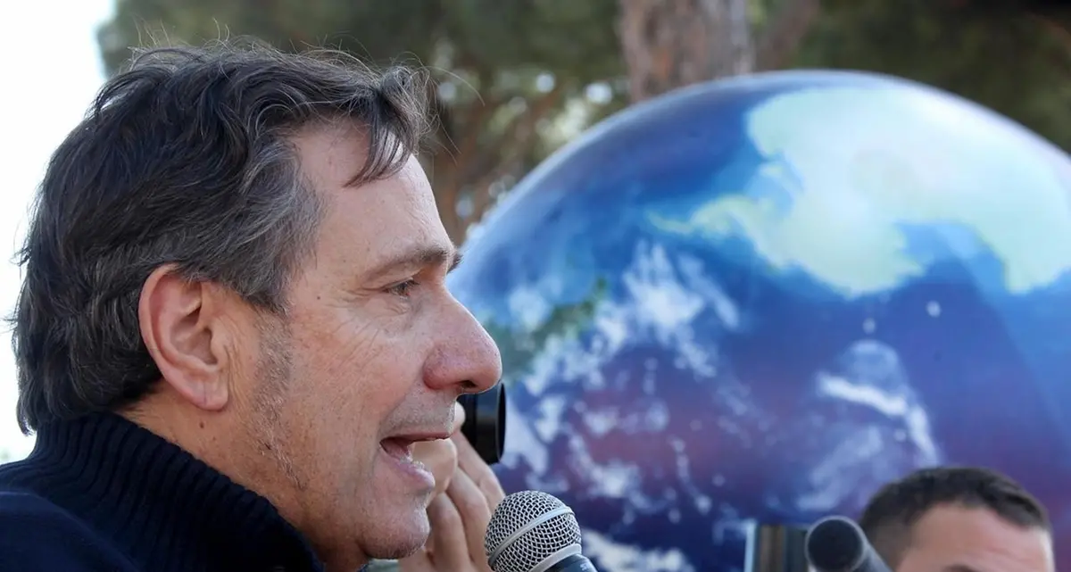 Tozzi: «L’uomo è poco sapiens, siamo nel “monnezziano”»
