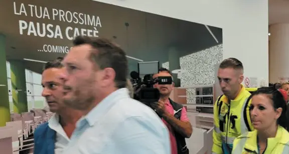 L’ex sindaco di Rigopiano aggredito in tribunale dalla madre di una vittima