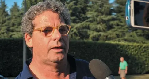 Miccichè: «Sono neri? Se venissero dalla Svezia, Salvini li accoglierebbe...»