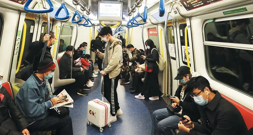 Se all’improvviso la cinese sull’autobus diventa l’untore che innesca la pandemia