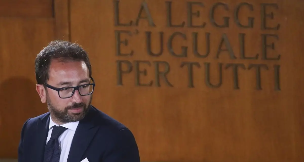 Opposizioni (e Italia Viva) ancora contro Bonafede: \"Il Dl Boss non rimedia alle scarcerazioni\"