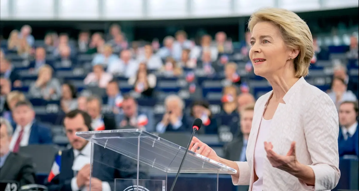 \"Pronti a sostenere l'Italia in tutto\". Von der Layen prova a mettere una toppa al disastro di Lagarde