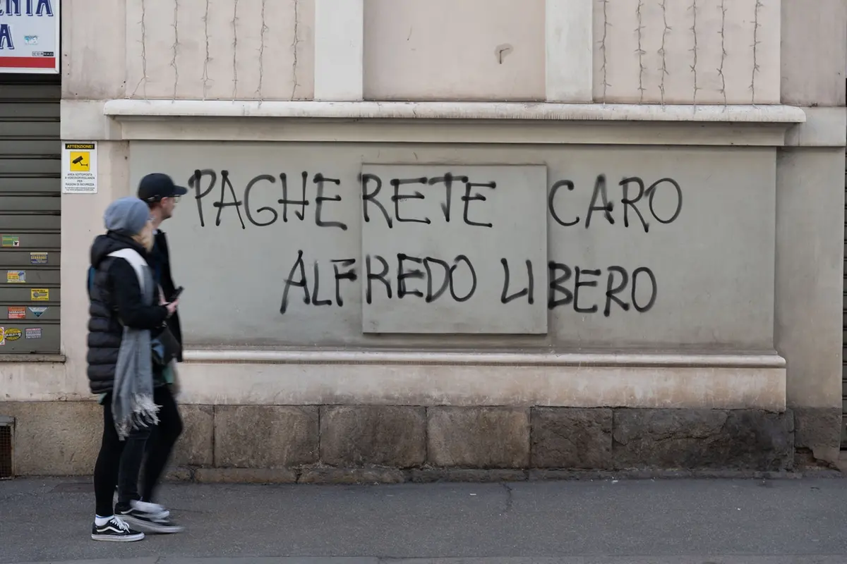Foto LaPresse - 05/03/2023 Torino (Italia) Cronaca - Danni provocati dal mobilio urbano durante la manifestazione anarchica di Torino. Nell\\\\'immagine: danni generali al mobilio urbano in via della Consolata05th March 2023 Turin (Italy) News - Material seized from the anarchist demonstration, at the Turin Police Headquarters. In the image: generale damages along Corso Via della Consolata
