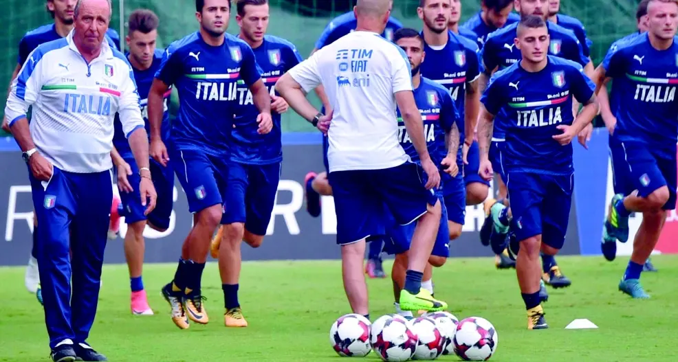 Azzurri all’attacco della Spagna nello stadio del Mundial