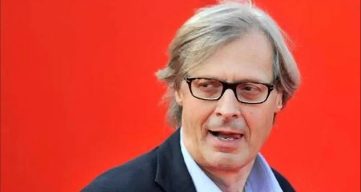 Sgarbi: \"Il coronavirus non uccide, le leggi d'emergenza sì\". I grillini: \"la magistratura lo fermi\"