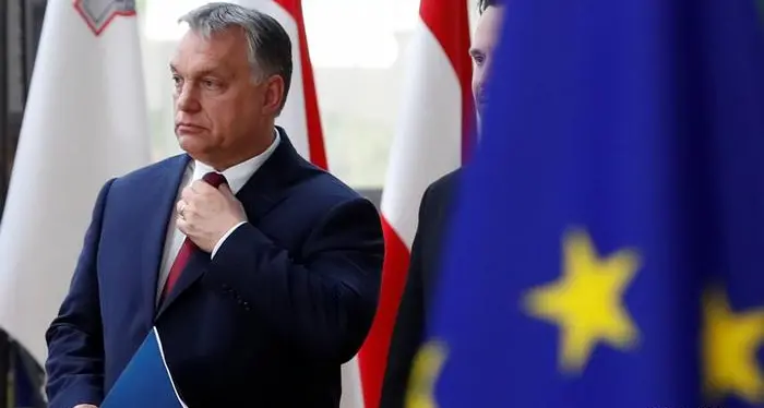 Orban punisce i transgender: vietato il cambio di genere nello stato civile