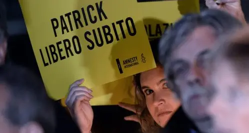 Cairo, nuova udienza per la scarcerazione di Patrick Zaky. Domani il verdetto