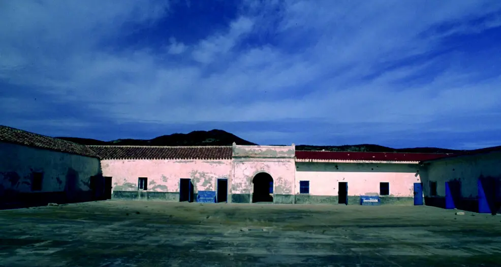 Pianosa e l’Asinara chiuse perché fatiscenti, non per favorire la mafia