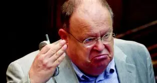 Cazzola: «Ma quanto piacciono ai giornali questi pentaleghisti...»