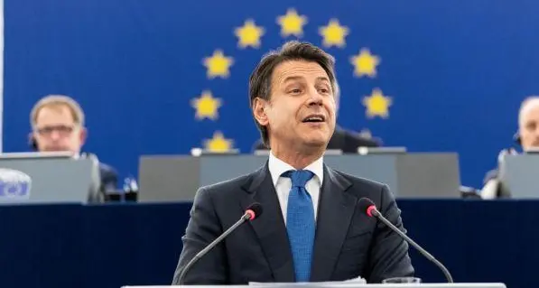I titoli di Stato italiani a tre soli gradini dalla “spazzatura”
