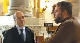 Il giudice copia la sentenza e lascia il nome dell’imputato precedente