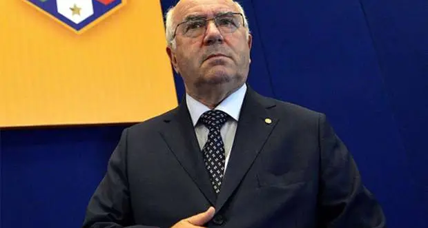 Tavecchio rimane solo: dimissioni a un passo