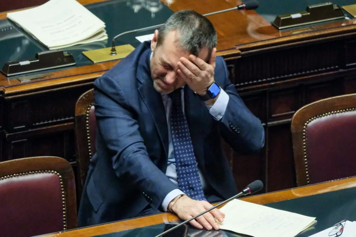 Andrea Delmastro, sottosegretario alla Giustizia nel mirino delle opposizioni