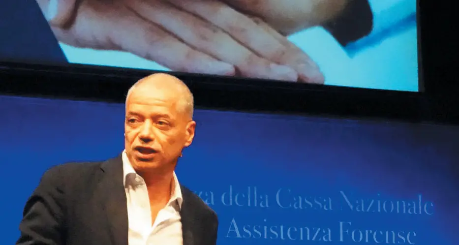 «Senza assegno da 600 euro oltre 35mila avvocati, ora lo Stato trovi i fondi»
