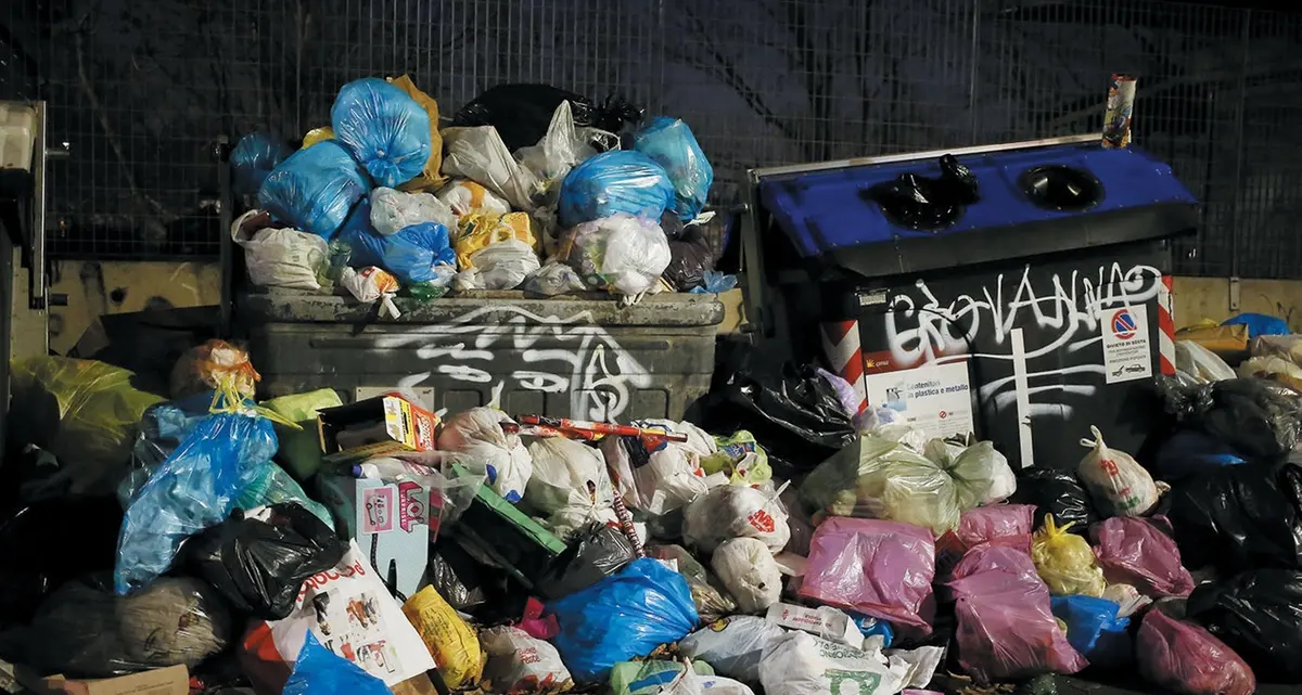 Roma, i rifiuti tornano a Malagrotta? No, a due chilometri di distanza